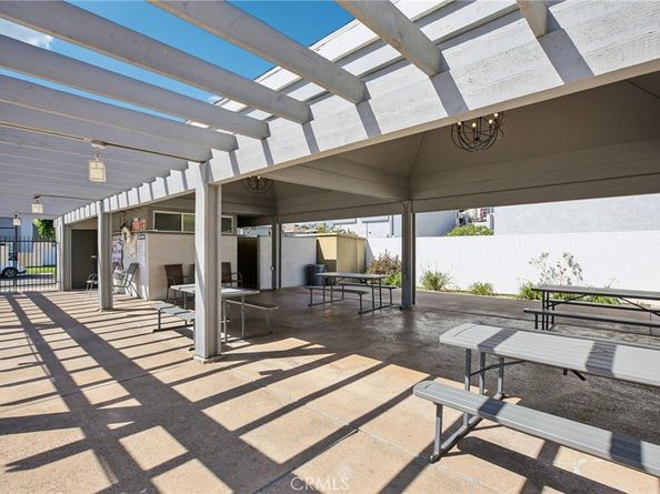 9594 Pettswood Dr 4, Huntington Beach CA 92646