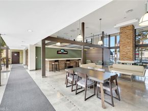 5585 E Pacific Coast HWY 342, Long Beach CA 90804