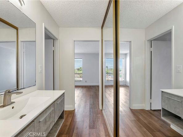 5585 E Pacific Coast HWY 342, Long Beach CA 90804