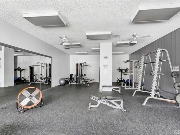 5585 E Pacific Coast HWY 342, Long Beach CA 90804