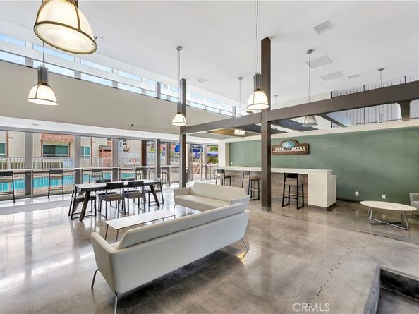 5585 E Pacific Coast HWY 342, Long Beach CA 90804