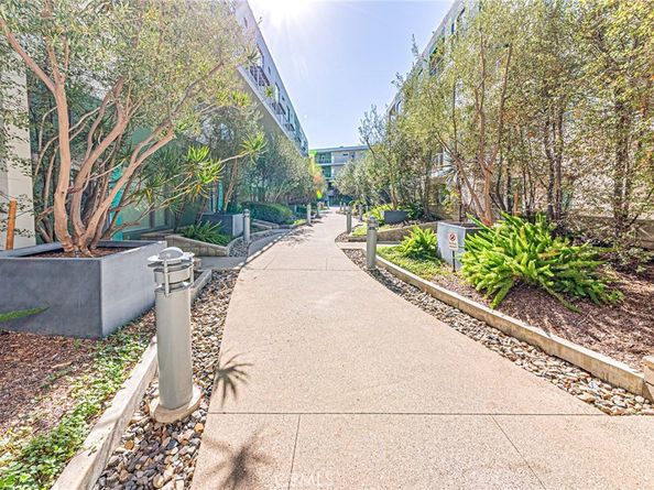 11500 Tennessee 103, Los Angeles CA 90064