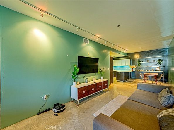 11500 Tennessee 103, Los Angeles CA 90064
