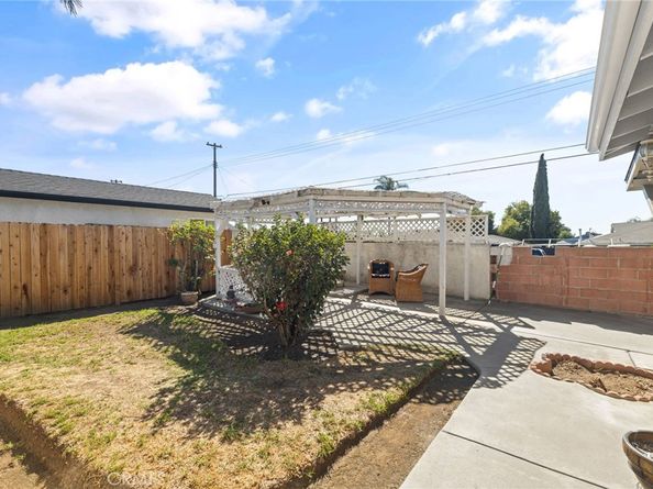4861 San Bernardino, Montclair CA 91763