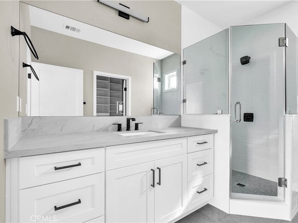 5602 Verdura Ave, Lakewood CA 90712