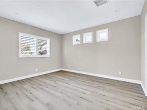 5602 Verdura Ave, Lakewood CA 90712