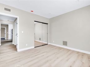 5602 Verdura Ave, Lakewood CA 90712