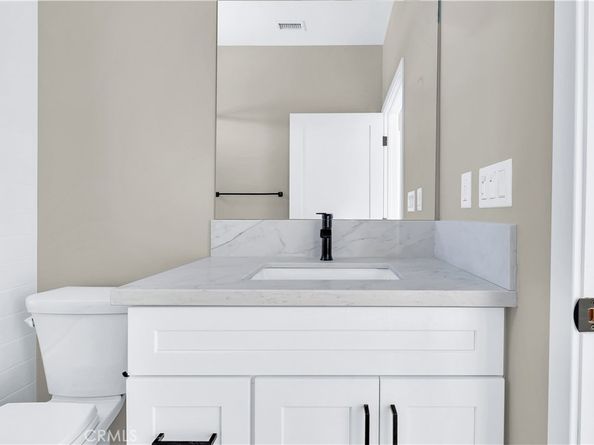 5602 Verdura Ave, Lakewood CA 90712