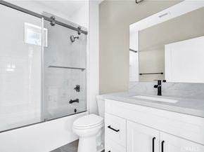5602 Verdura Ave, Lakewood CA 90712