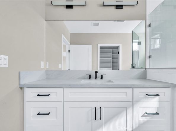 5602 Verdura Ave, Lakewood CA 90712