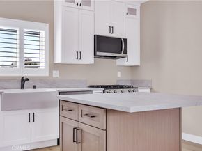 5602 Verdura Ave, Lakewood CA 90712