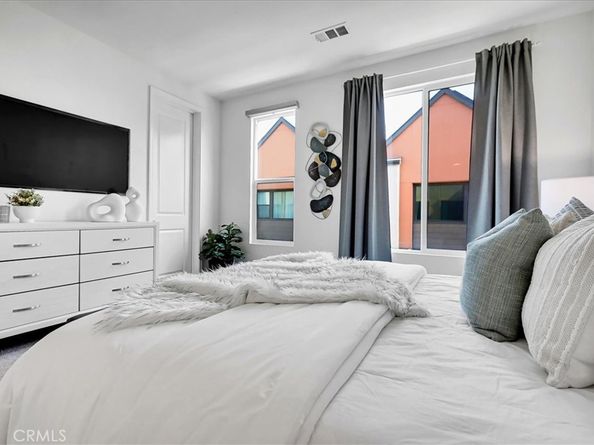 168 Sawbuck, Irvine CA 92618