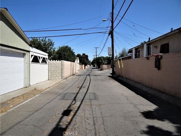 2202 2202 N Bristol Street, Santa Ana CA 92706