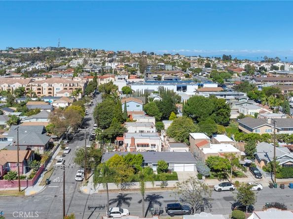 2701 E 17th Street E, Long Beach CA 90804