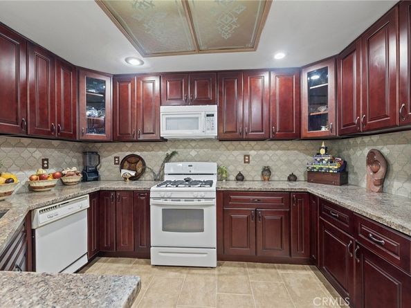 861 S Windsor Boulevard 105, Los Angeles CA 90005