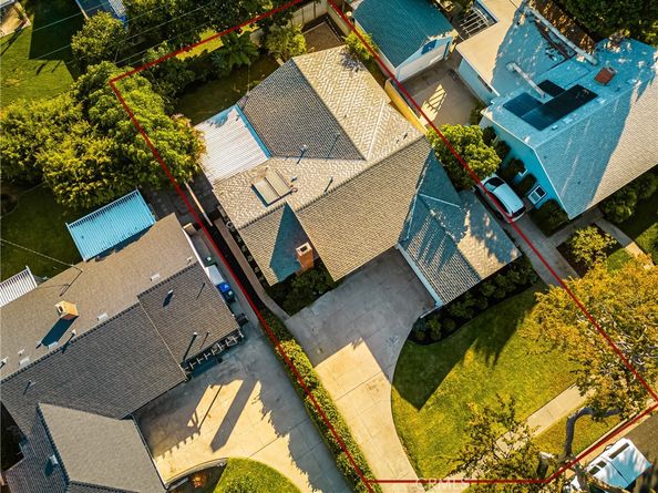 906 E Buffalo Avenue, Santa Ana CA 92706