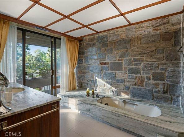 1458 Hillcrest, Pasadena CA 91106