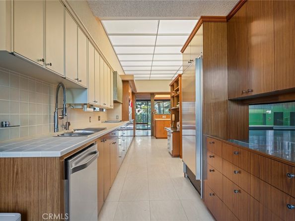 1458 Hillcrest, Pasadena CA 91106