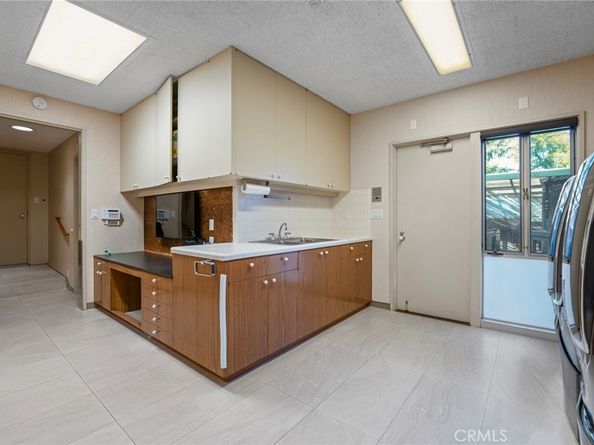 1458 Hillcrest, Pasadena CA 91106