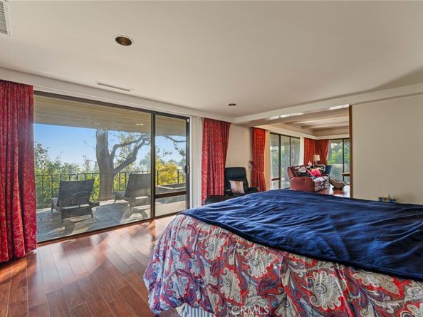 1458 Hillcrest, Pasadena CA 91106