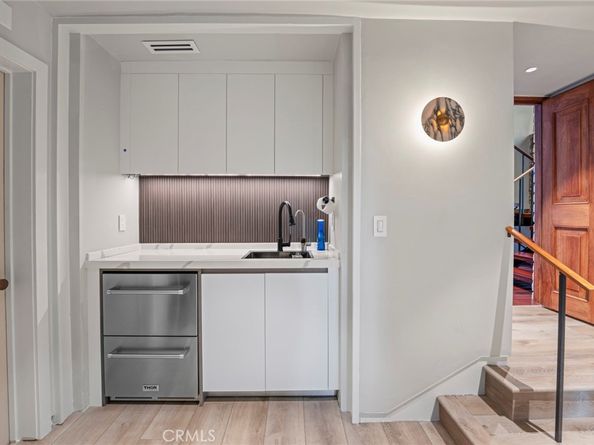 1458 Hillcrest, Pasadena CA 91106