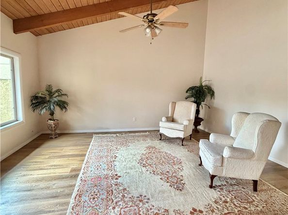 2618 N Tustin F/36, Santa Ana CA 92705