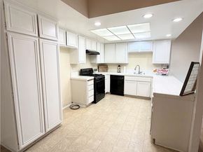 2618 N Tustin F/36, Santa Ana CA 92705