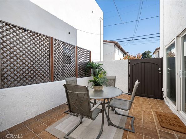 108 Roycroft Avenue, Long Beach CA 90803