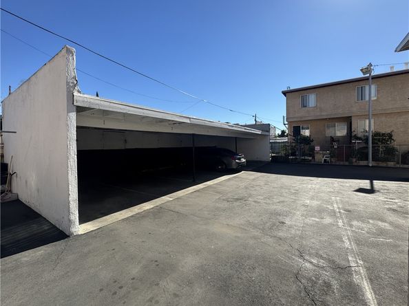 6934 Hinds, North Hollywood CA 91605