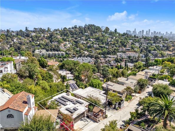 3822 Clayton Avenue, Los Angeles CA 90027