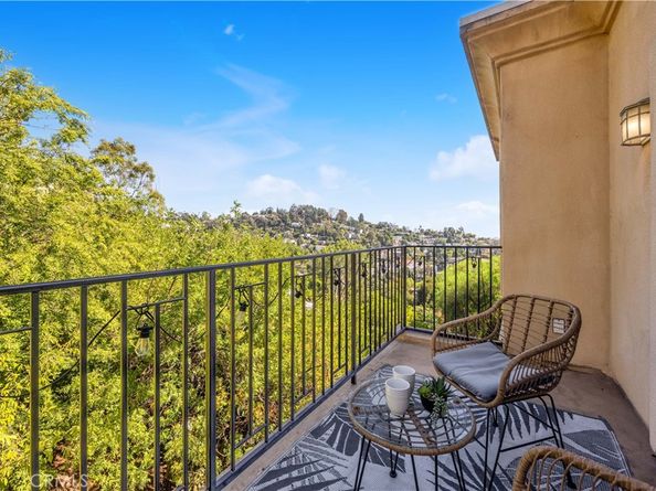 3822 Clayton Avenue, Los Angeles CA 90027