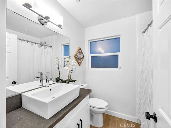 3822 Clayton Avenue, Los Angeles CA 90027