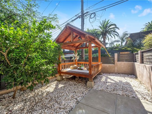 3822 Clayton Avenue, Los Angeles CA 90027