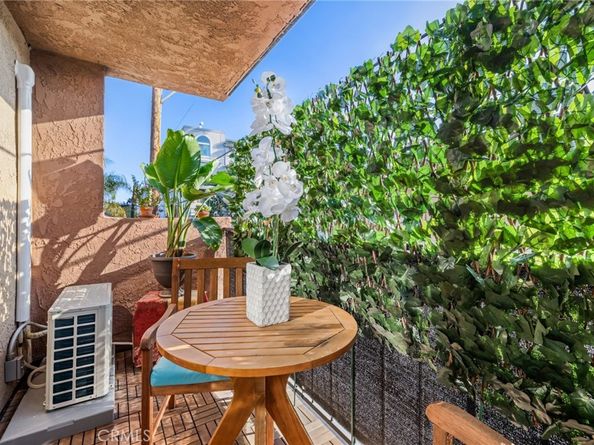 460 Golden Ave. 209, Long Beach CA 90802