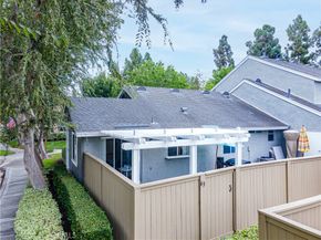 63 Thicket 43, Irvine CA 92614