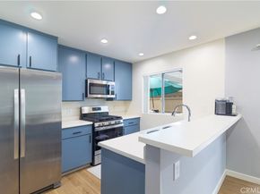 63 Thicket 43, Irvine CA 92614