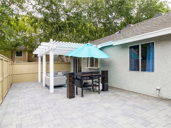 63 Thicket 43, Irvine CA 92614