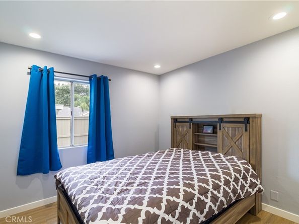 63 Thicket 43, Irvine CA 92614