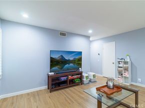 63 Thicket 43, Irvine CA 92614