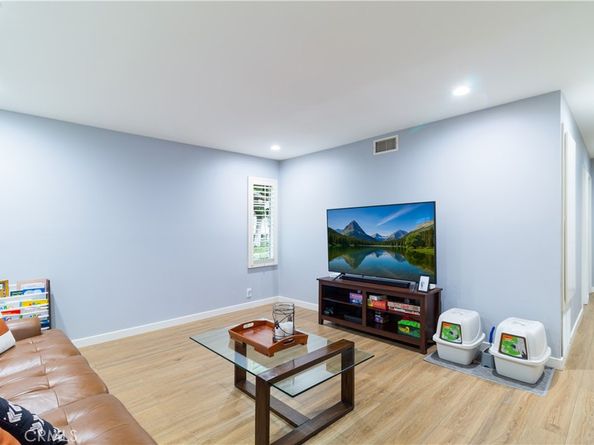 63 Thicket 43, Irvine CA 92614