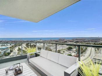 411 W Seaside Way