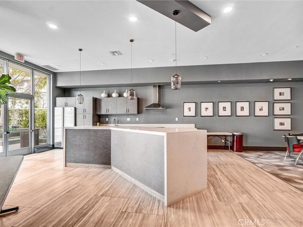 411 W Seaside Way 1804, Long Beach CA 90802