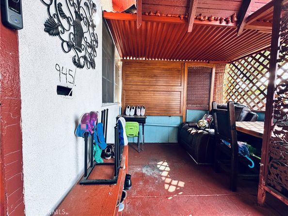 943 W 65th, Los Angeles CA 90044