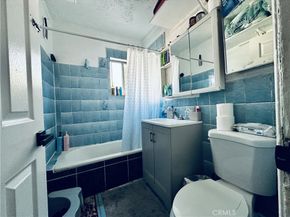 943 W 65th, Los Angeles CA 90044