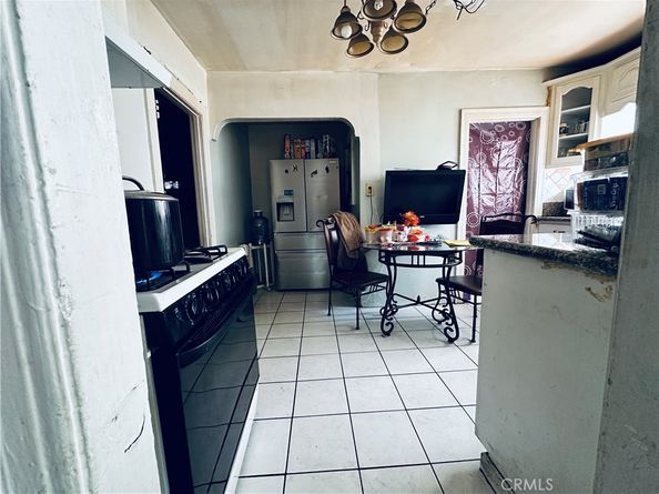 943 W 65th, Los Angeles CA 90044