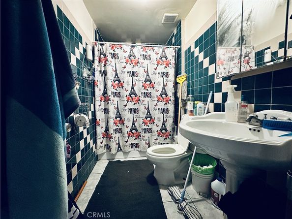 943 W 65th, Los Angeles CA 90044