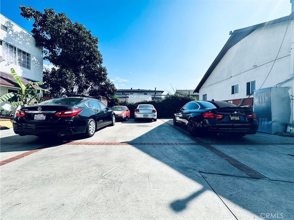 943 W 65th, Los Angeles CA 90044