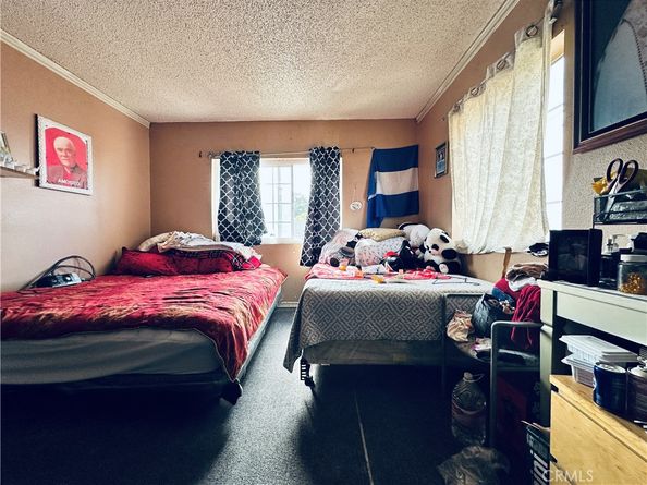 943 W 65th, Los Angeles CA 90044