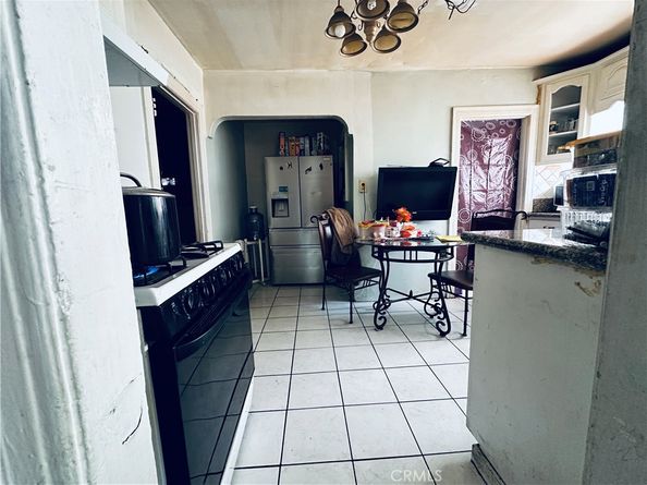 943 W 65th, Los Angeles CA 90044