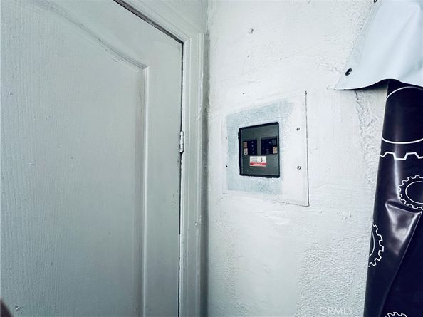 943 W 65th, Los Angeles CA 90044